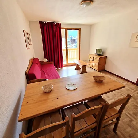Le Cheval Blanc - 3 Pieces Pour 6 Personnes 35 *